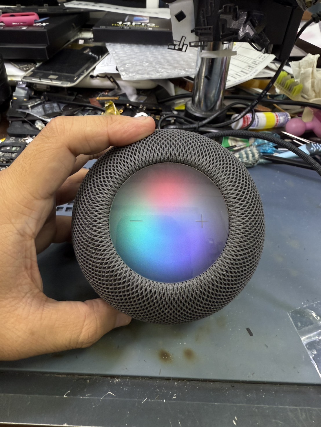 HomePod mini 無法開機，拆開發現進水痕跡-1